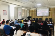 天北新區(qū)夏哈拉社區(qū)組織觀看習(xí)近平總書記在新疆,、兵團(tuán)考察的 視頻新聞