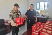 濃濃中秋情,，工會暖人心  十連工會為職工送上中秋節(jié)慰問品
