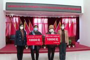 一三〇團(tuán)婦聯(lián)舉行"兩癌"專項(xiàng)救助金與"母親郵包"捐贈(zèng)發(fā)放儀式