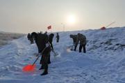 及時清理水庫堤壩積雪保安全